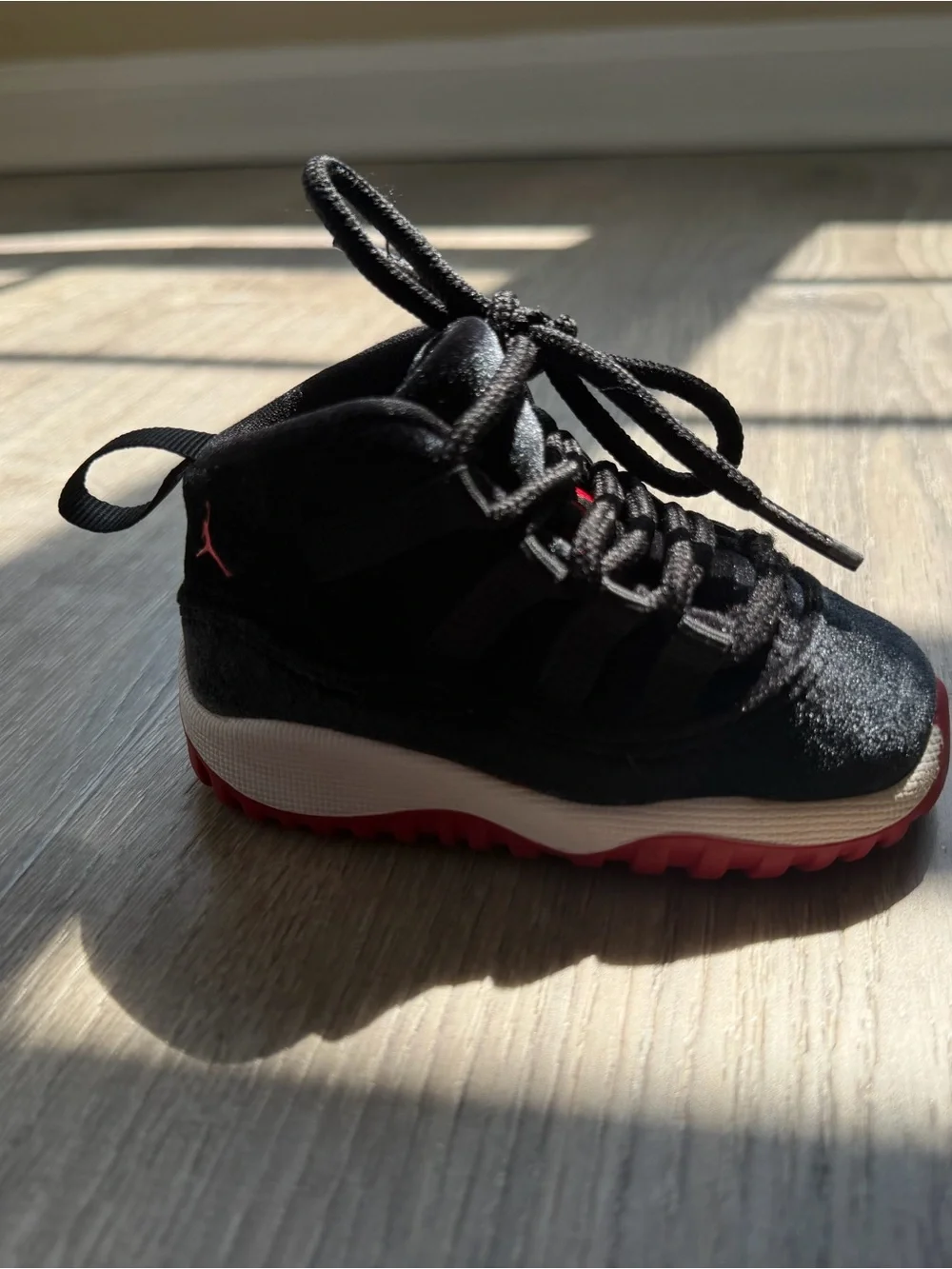 Jordan Toddler “Velvet Bred”✨